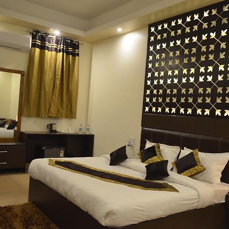 Red Orchid Hotel Meerut Cameră foto